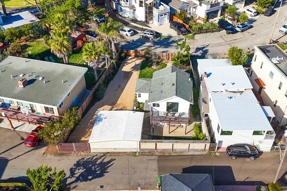 Detail Gallery Image 43 of 46 For 2866 Chesterfield Dr, Santa Cruz,  CA 95062 - 2 Beds | 2 Baths