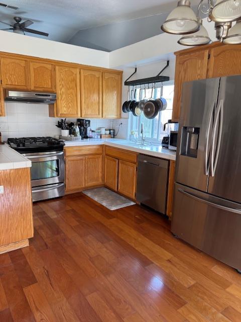 Detail Gallery Image 3 of 19 For 2171 Spruce Dr, Hollister,  CA 95023 - 4 Beds | 2 Baths