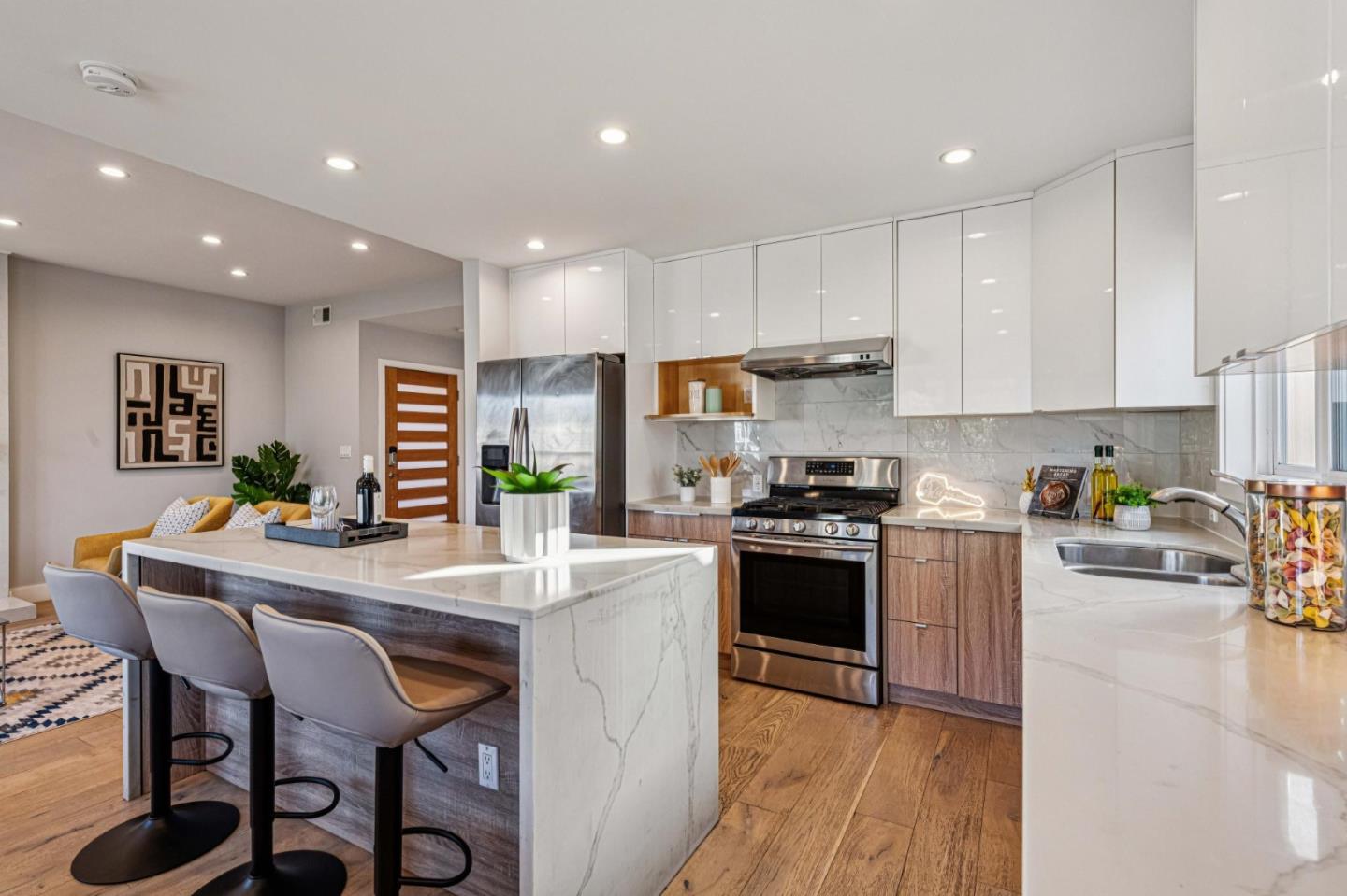 Detail Gallery Image 23 of 73 For 419 Lakeshore Dr, San Francisco,  CA 94132 - 5 Beds | 4 Baths