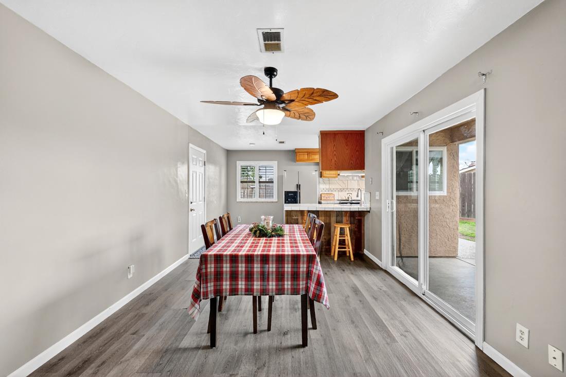 Detail Gallery Image 12 of 42 For 1260 Heather Glen Cir, Hollister,  CA 95023 - 3 Beds | 2 Baths