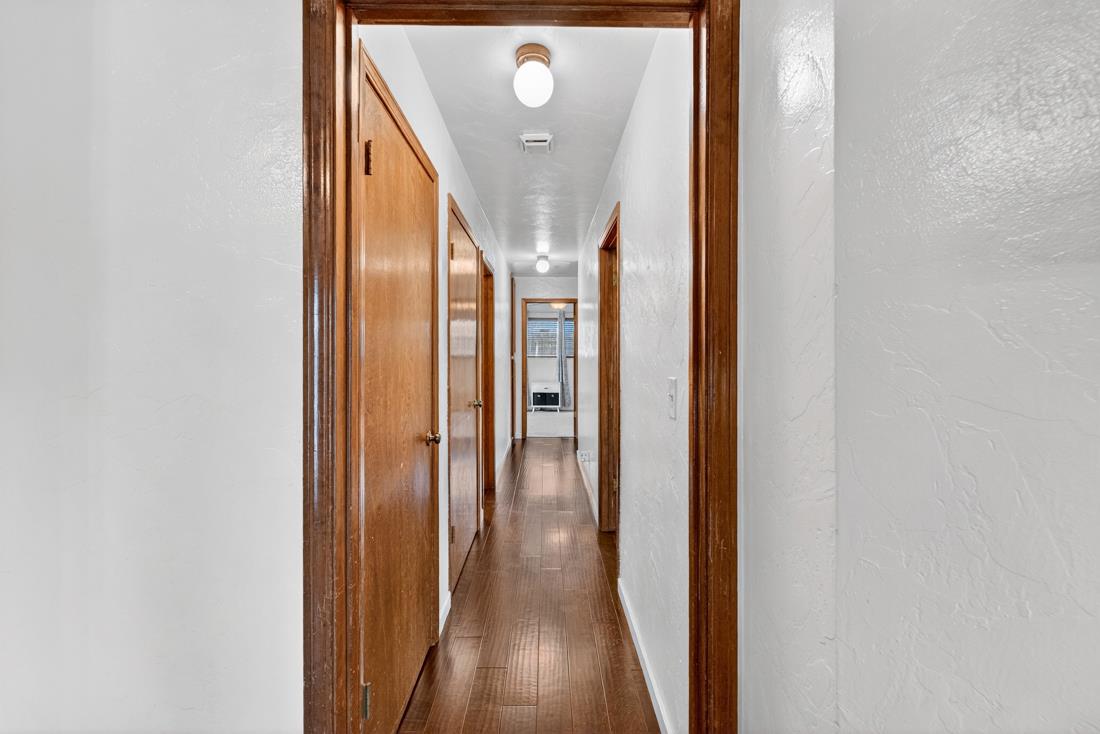 Detail Gallery Image 20 of 42 For 1260 Heather Glen Cir, Hollister,  CA 95023 - 3 Beds | 2 Baths