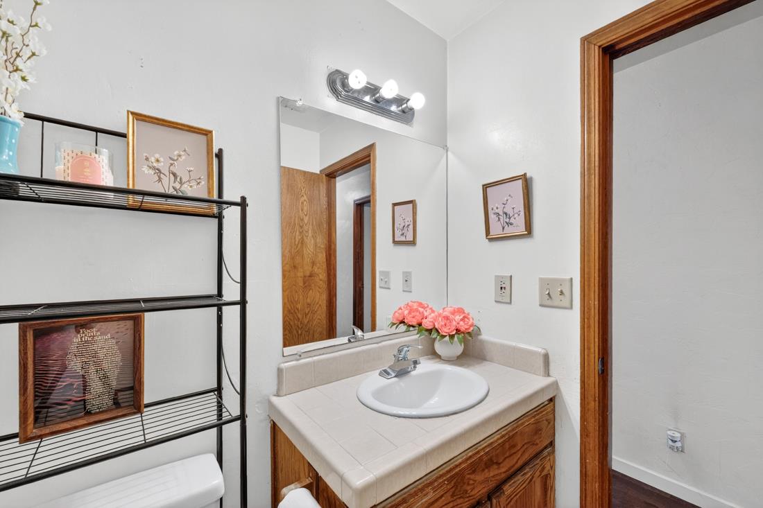 Detail Gallery Image 22 of 42 For 1260 Heather Glen Cir, Hollister,  CA 95023 - 3 Beds | 2 Baths