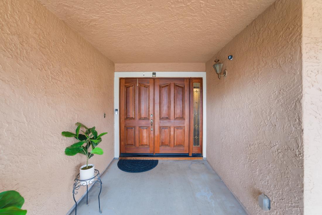 Detail Gallery Image 5 of 42 For 1260 Heather Glen Cir, Hollister,  CA 95023 - 3 Beds | 2 Baths