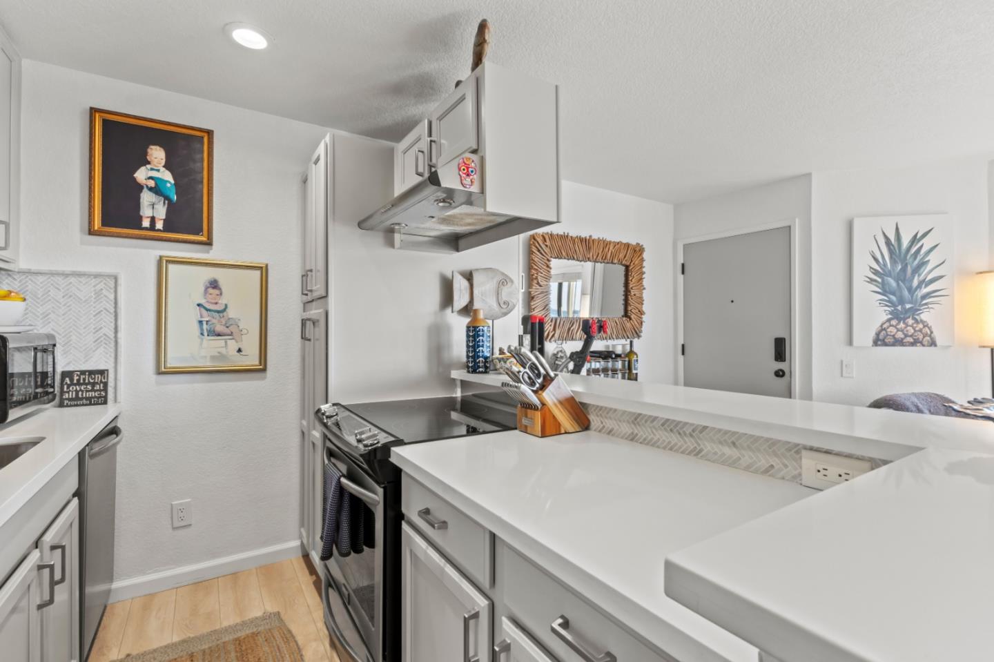Detail Gallery Image 12 of 36 For 1 Surf Way #115,  Monterey,  CA 93940 - 1 Beds | 1 Baths