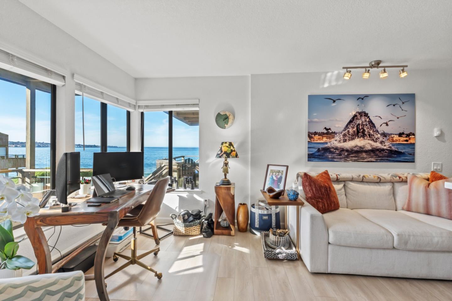 Detail Gallery Image 5 of 36 For 1 Surf Way #115,  Monterey,  CA 93940 - 1 Beds | 1 Baths