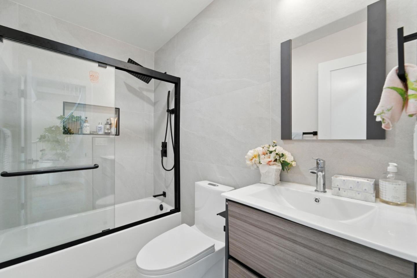 Detail Gallery Image 24 of 51 For 2565 Estella Dr, Santa Clara,  CA 95051 - 5 Beds | 3 Baths