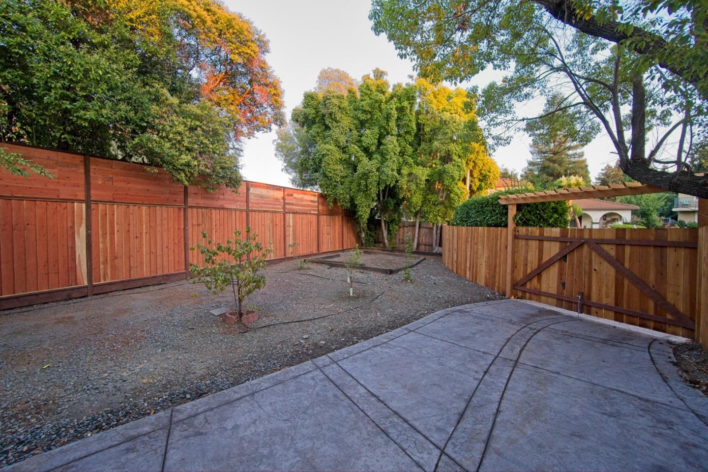 Detail Gallery Image 46 of 51 For 2565 Estella Dr, Santa Clara,  CA 95051 - 5 Beds | 3 Baths