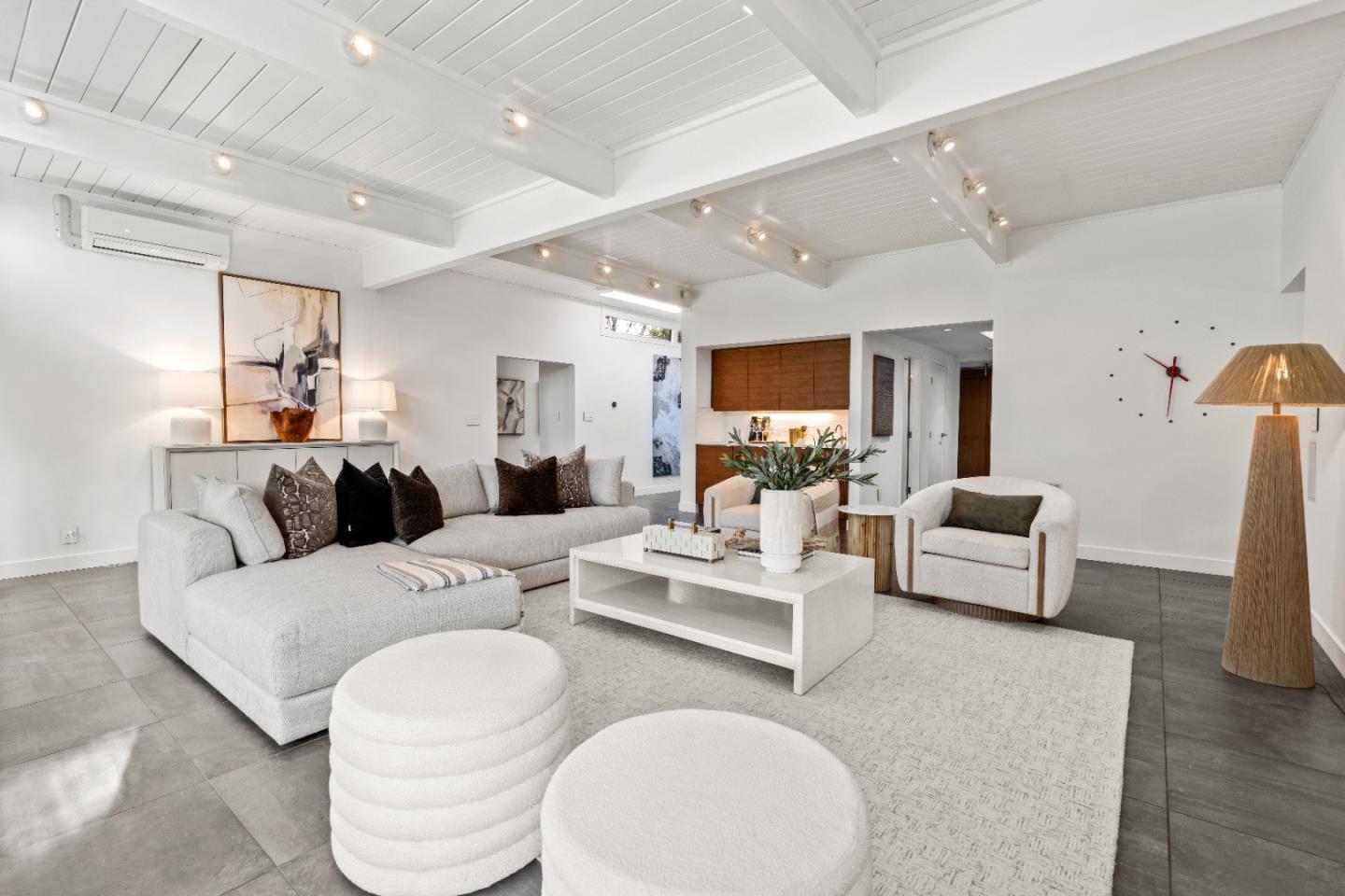 Detail Gallery Image 14 of 85 For 3502 Arbutus Ave, Palo Alto,  CA 94303 - 4 Beds | 2/1 Baths