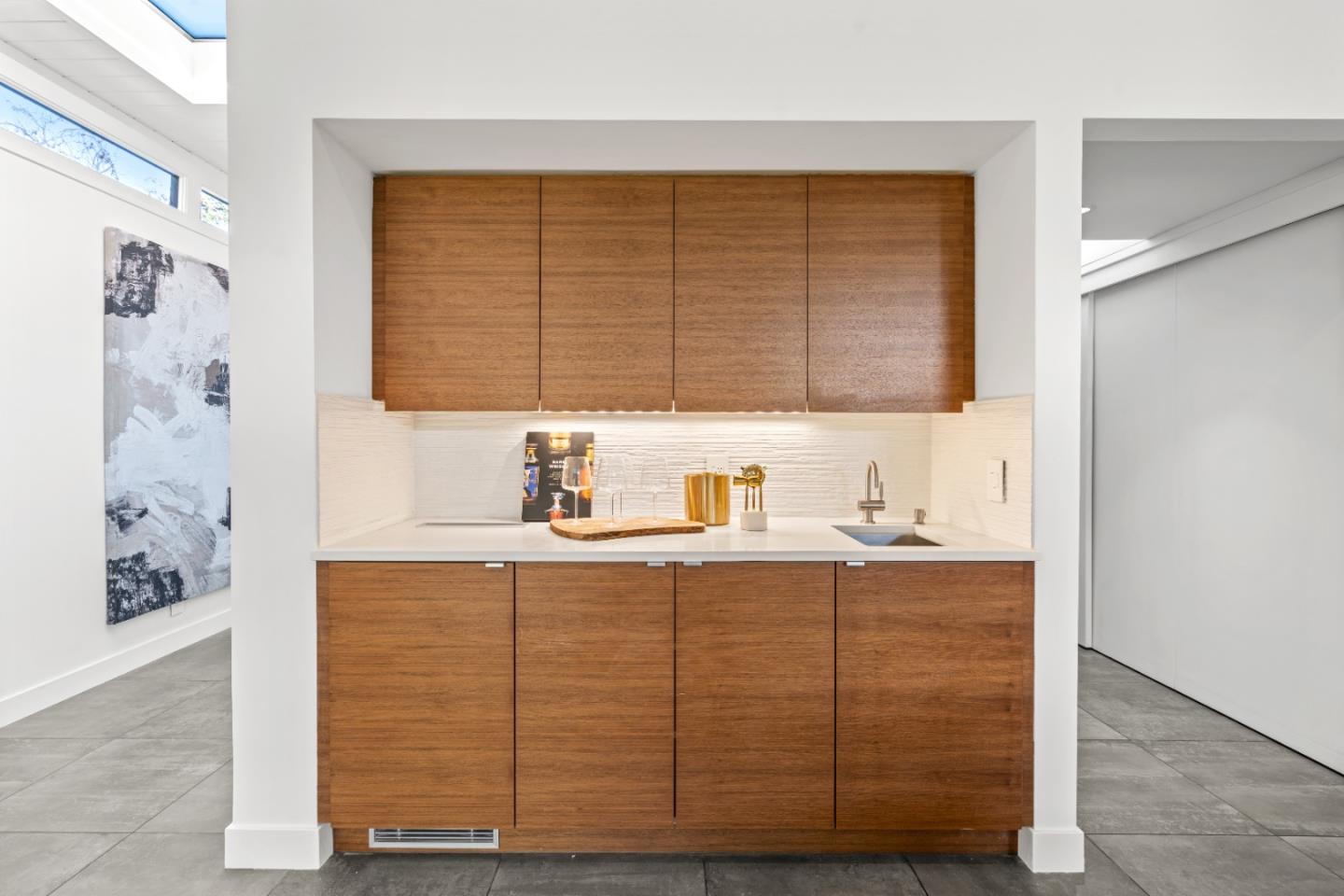 Detail Gallery Image 15 of 85 For 3502 Arbutus Ave, Palo Alto,  CA 94303 - 4 Beds | 2/1 Baths