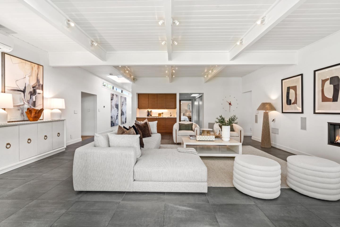 Detail Gallery Image 18 of 85 For 3502 Arbutus Ave, Palo Alto,  CA 94303 - 4 Beds | 2/1 Baths