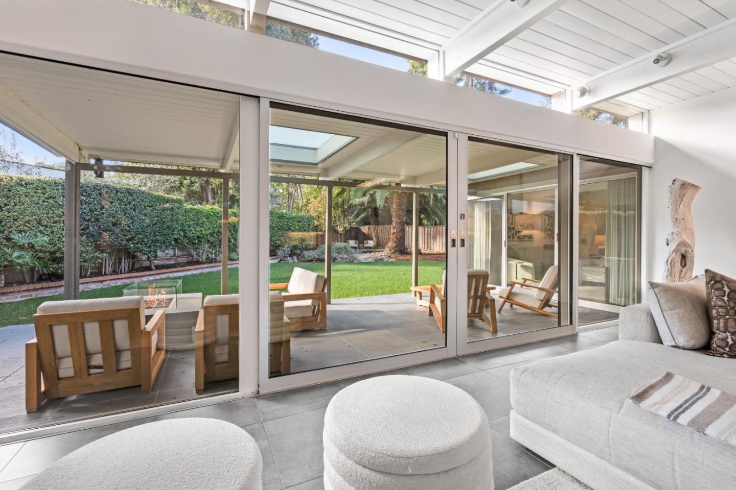 Detail Gallery Image 19 of 85 For 3502 Arbutus Ave, Palo Alto,  CA 94303 - 4 Beds | 2/1 Baths