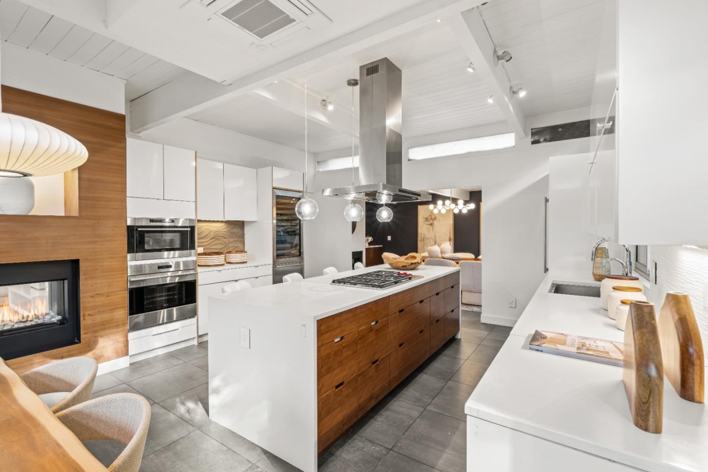 Detail Gallery Image 2 of 85 For 3502 Arbutus Ave, Palo Alto,  CA 94303 - 4 Beds | 2/1 Baths