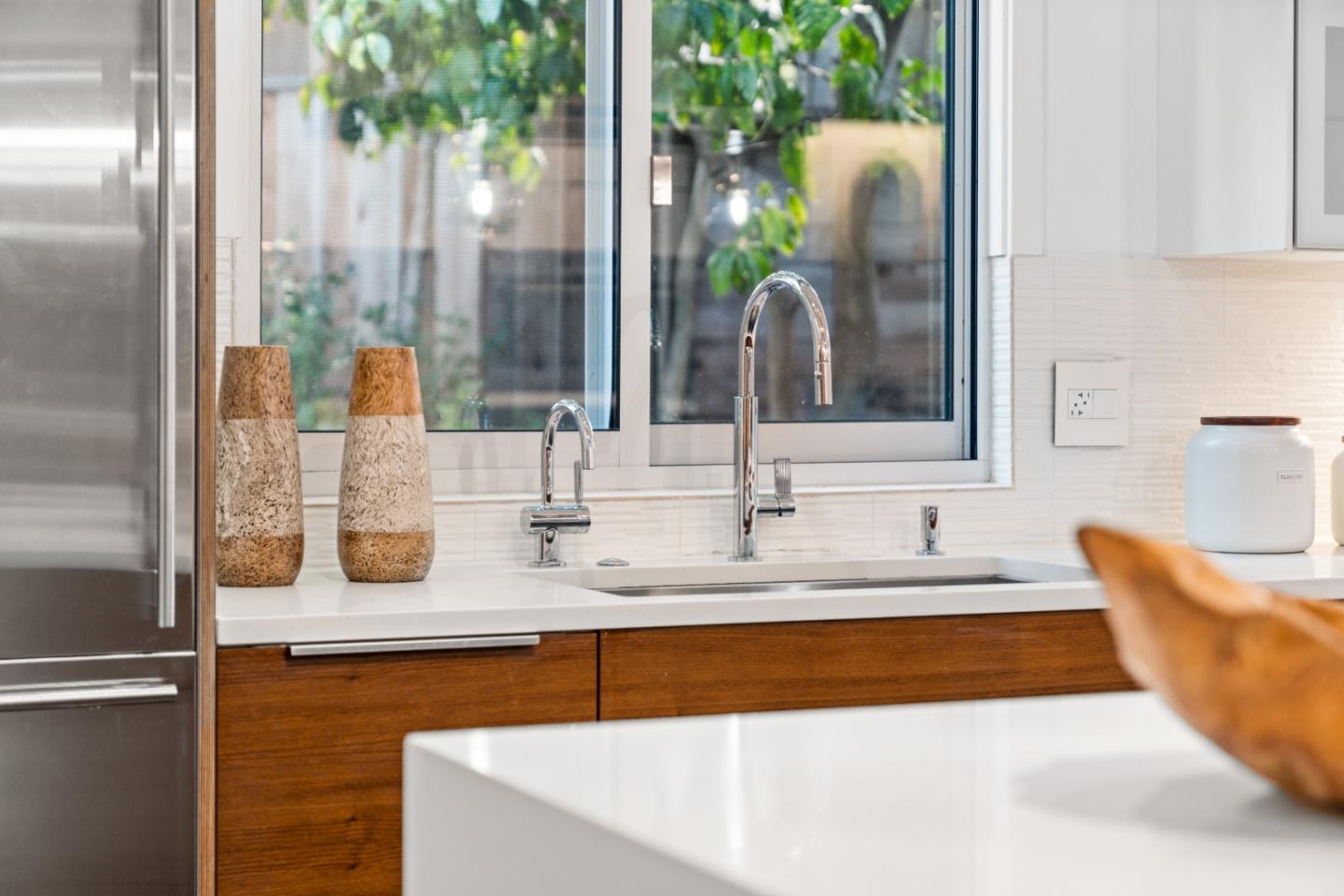 Detail Gallery Image 22 of 85 For 3502 Arbutus Ave, Palo Alto,  CA 94303 - 4 Beds | 2/1 Baths