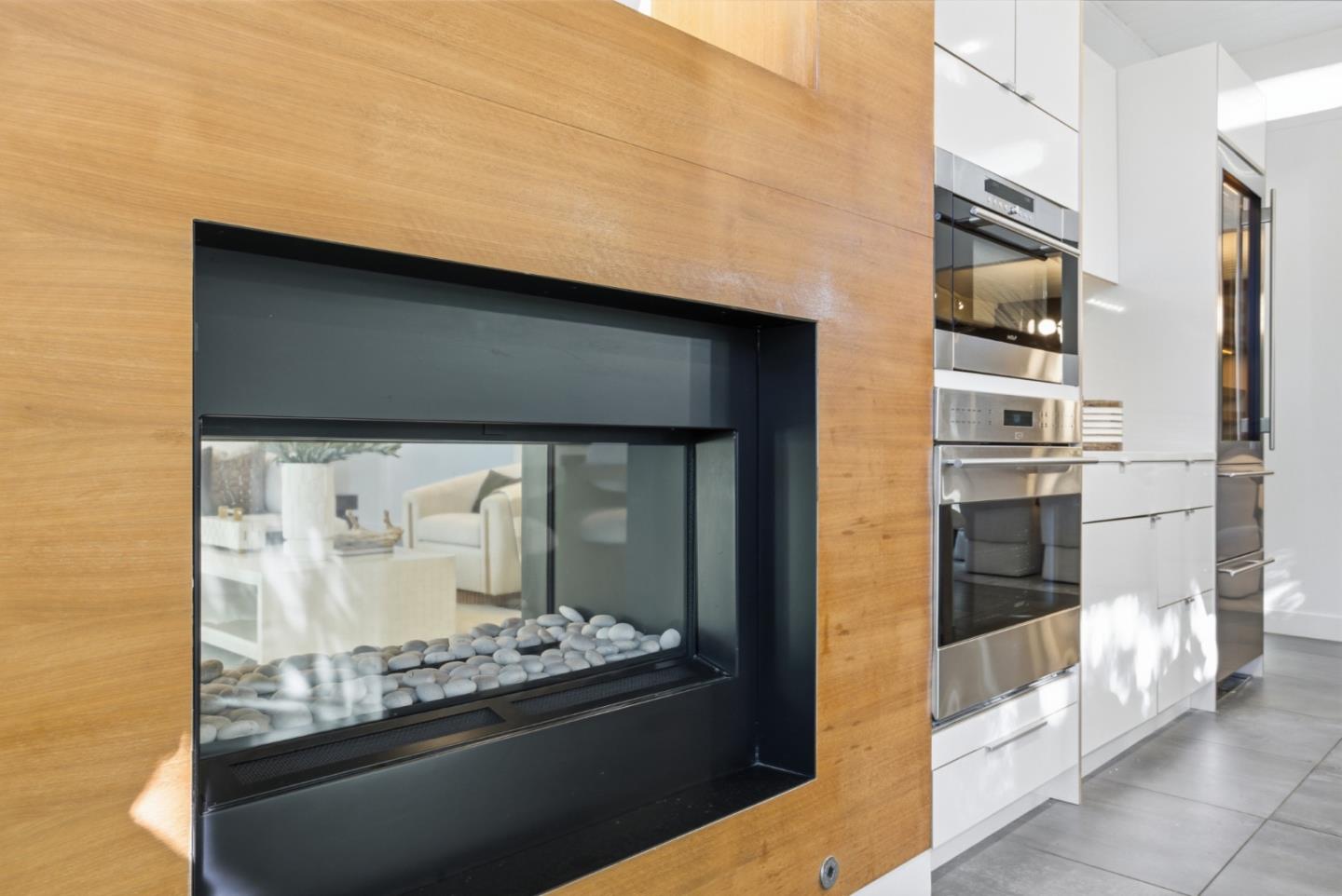 Detail Gallery Image 29 of 85 For 3502 Arbutus Ave, Palo Alto,  CA 94303 - 4 Beds | 2/1 Baths