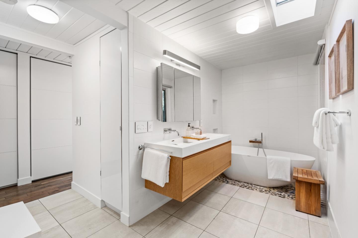 Detail Gallery Image 44 of 85 For 3502 Arbutus Ave, Palo Alto,  CA 94303 - 4 Beds | 2/1 Baths