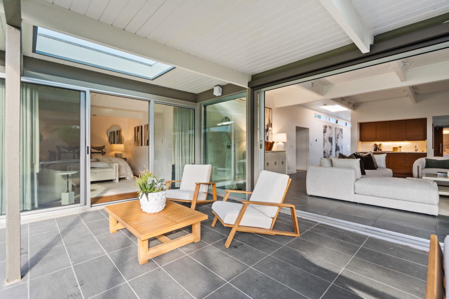 Detail Gallery Image 66 of 85 For 3502 Arbutus Ave, Palo Alto,  CA 94303 - 4 Beds | 2/1 Baths