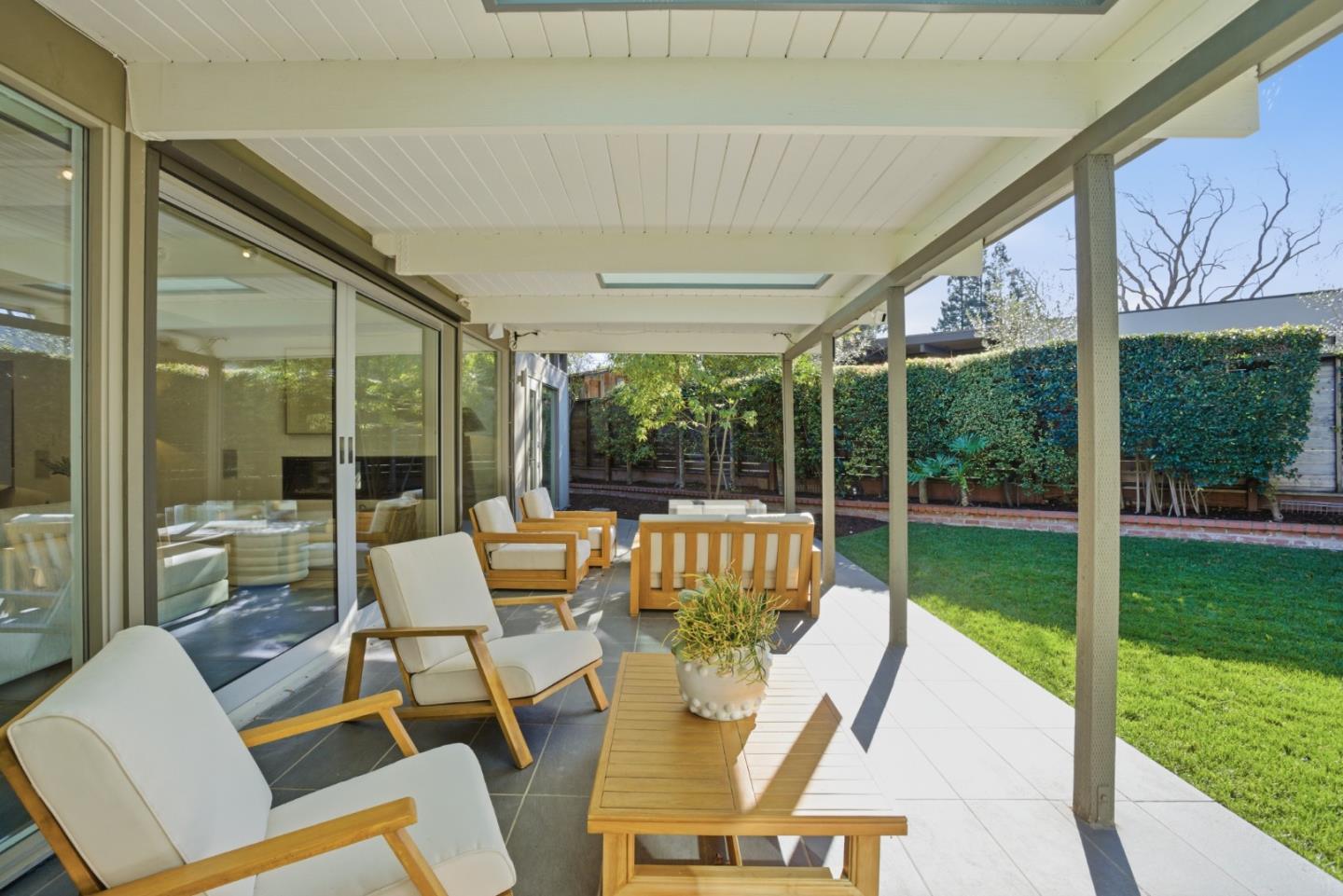 Detail Gallery Image 69 of 85 For 3502 Arbutus Ave, Palo Alto,  CA 94303 - 4 Beds | 2/1 Baths