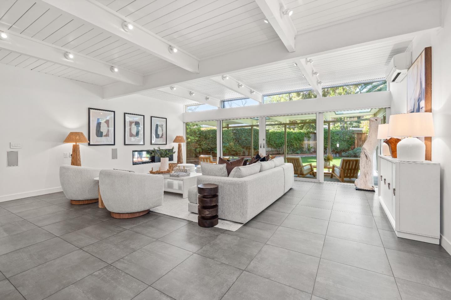 Detail Gallery Image 7 of 85 For 3502 Arbutus Ave, Palo Alto,  CA 94303 - 4 Beds | 2/1 Baths