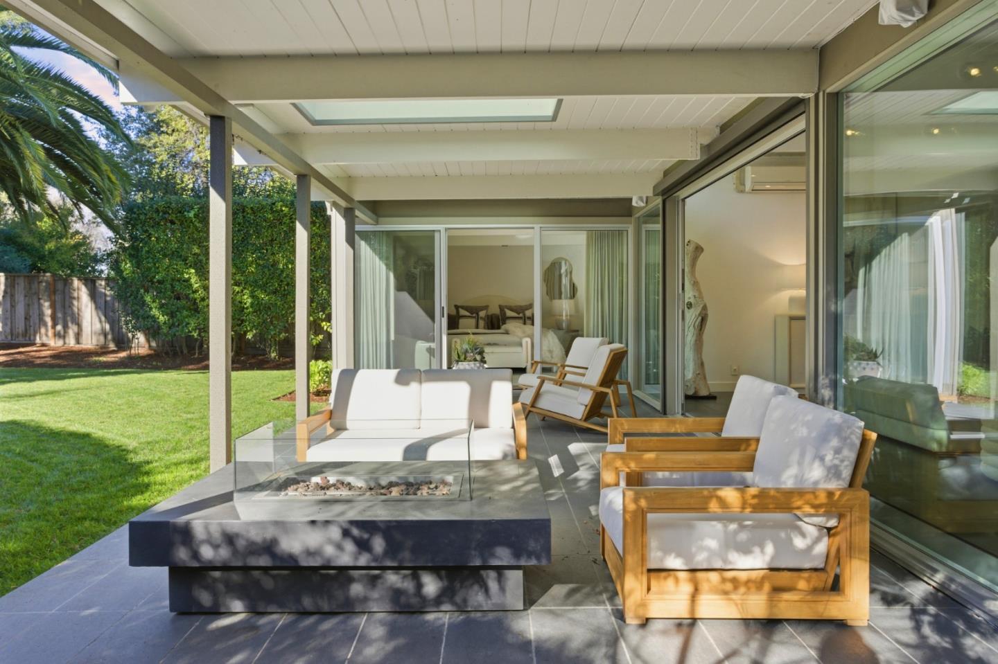 Detail Gallery Image 70 of 85 For 3502 Arbutus Ave, Palo Alto,  CA 94303 - 4 Beds | 2/1 Baths