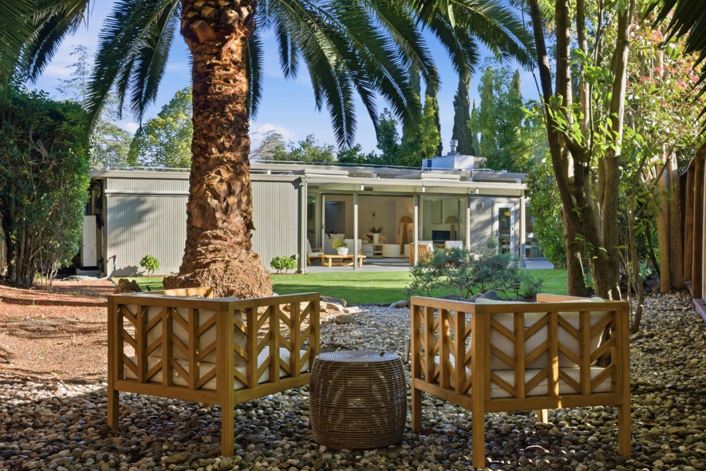 Detail Gallery Image 72 of 85 For 3502 Arbutus Ave, Palo Alto,  CA 94303 - 4 Beds | 2/1 Baths