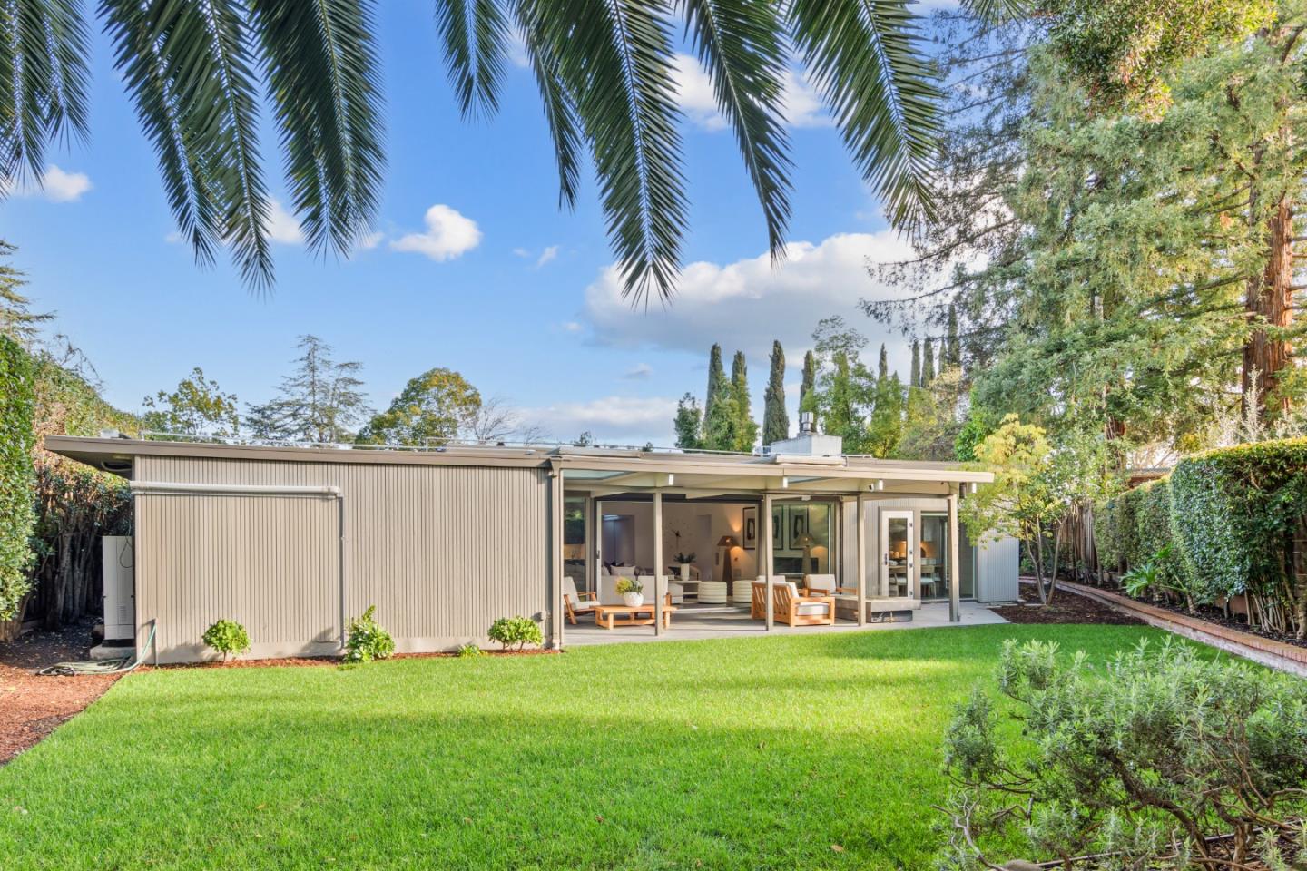 Detail Gallery Image 78 of 85 For 3502 Arbutus Ave, Palo Alto,  CA 94303 - 4 Beds | 2/1 Baths