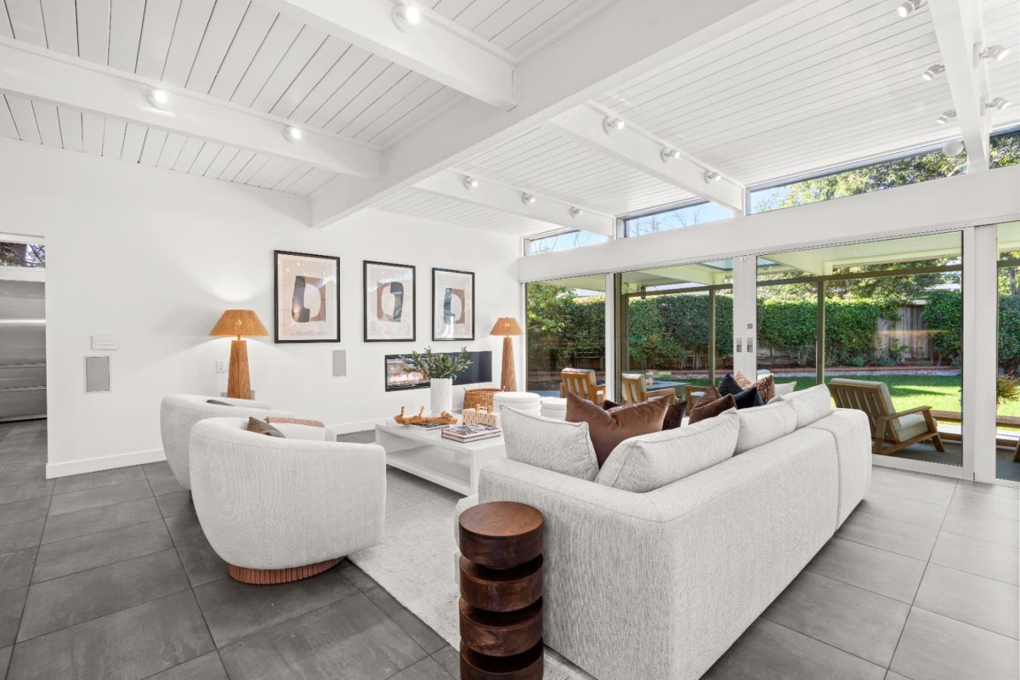 Detail Gallery Image 8 of 85 For 3502 Arbutus Ave, Palo Alto,  CA 94303 - 4 Beds | 2/1 Baths