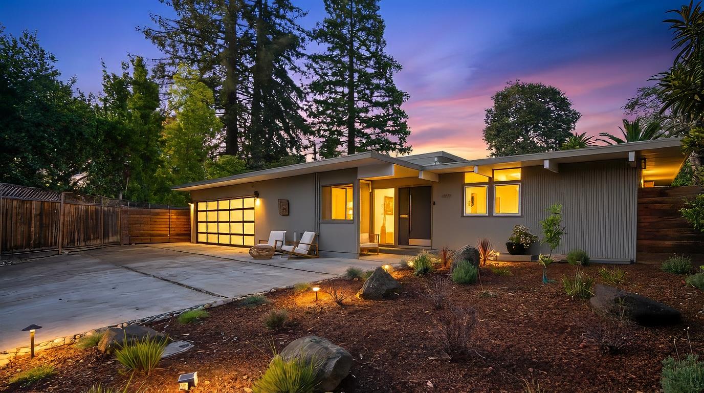 Detail Gallery Image 82 of 85 For 3502 Arbutus Ave, Palo Alto,  CA 94303 - 4 Beds | 2/1 Baths