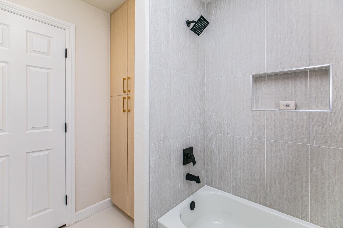 Detail Gallery Image 20 of 22 For 1648 Knollwood Ave, San Jose,  CA 95125 - 5 Beds | 3 Baths