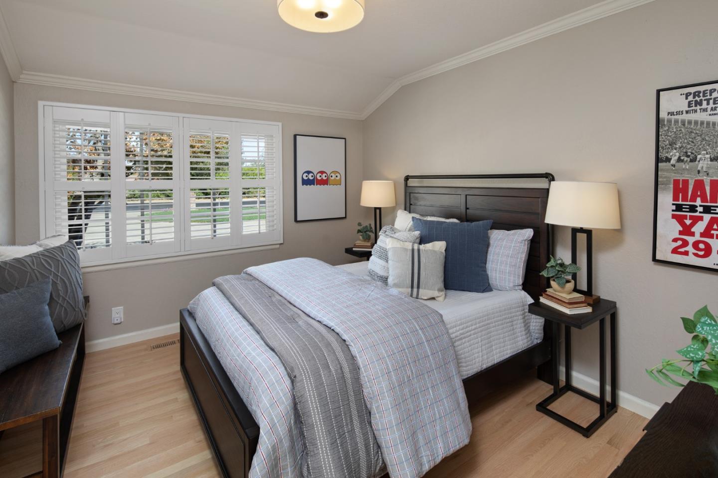 Detail Gallery Image 13 of 20 For 10601 Madera Dr, Cupertino,  CA 95014 - 5 Beds | 2/1 Baths