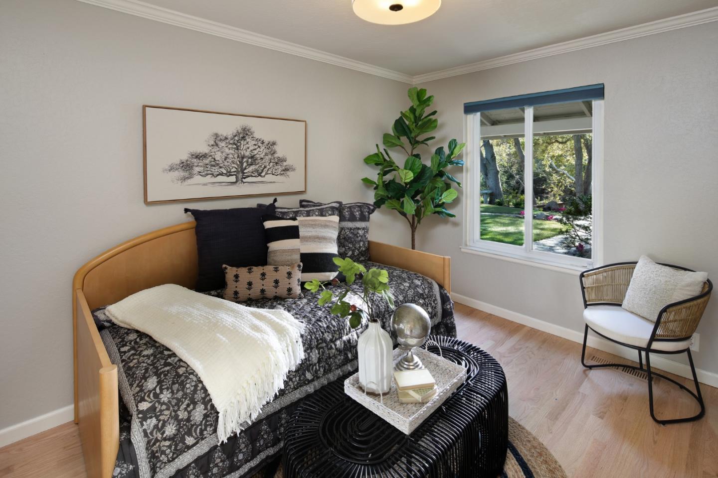Detail Gallery Image 16 of 20 For 10601 Madera Dr, Cupertino,  CA 95014 - 5 Beds | 2/1 Baths