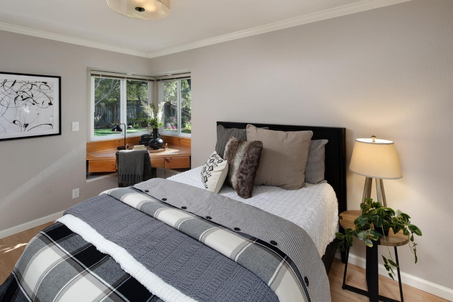 Detail Gallery Image 17 of 20 For 10601 Madera Dr, Cupertino,  CA 95014 - 5 Beds | 2/1 Baths