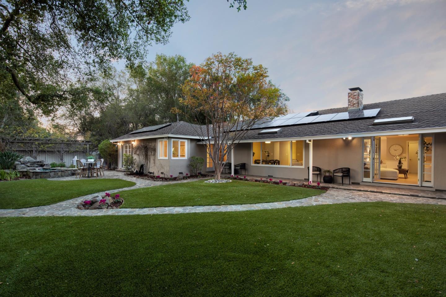 Detail Gallery Image 3 of 20 For 10601 Madera Dr, Cupertino,  CA 95014 - 5 Beds | 2/1 Baths