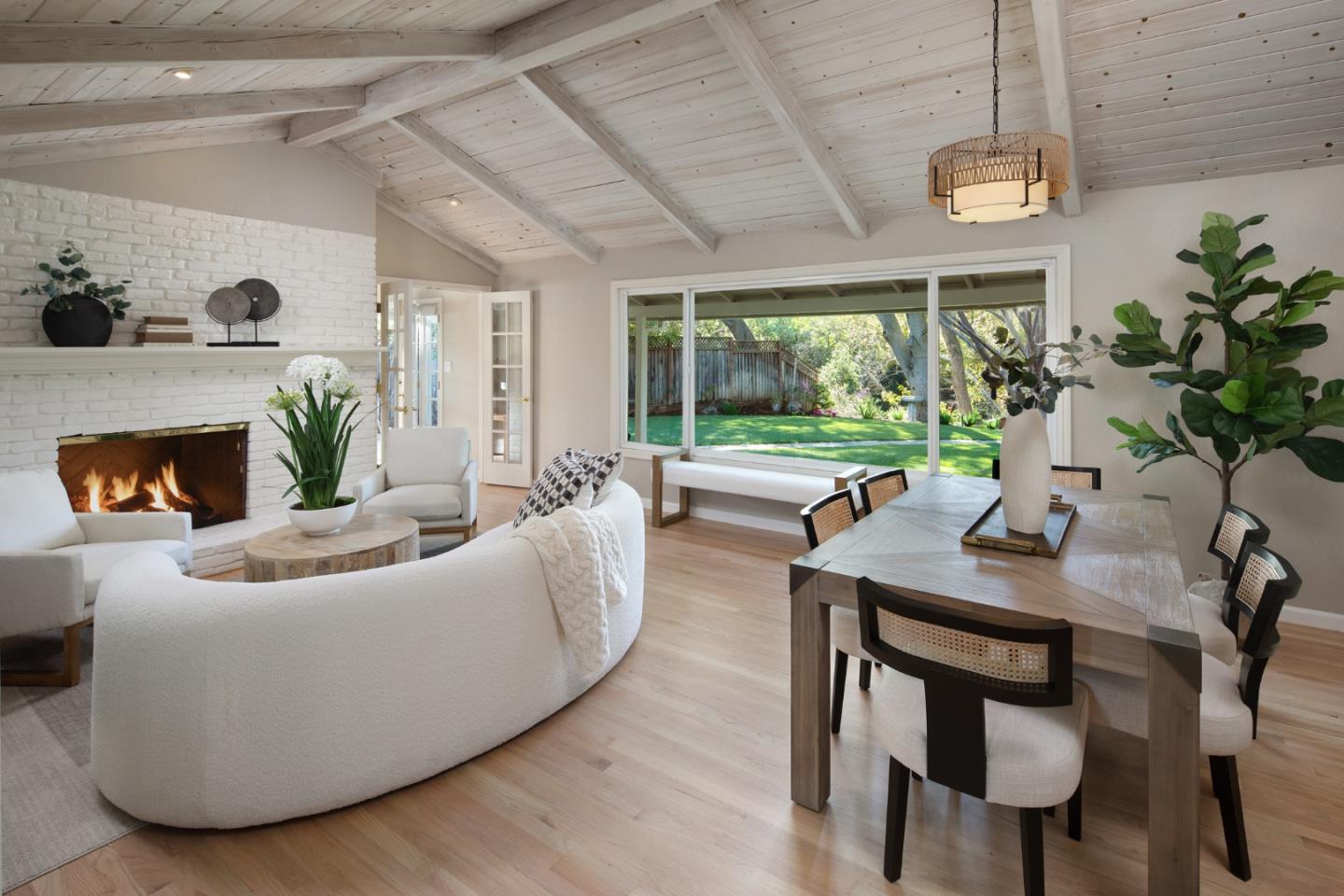 Detail Gallery Image 4 of 20 For 10601 Madera Dr, Cupertino,  CA 95014 - 5 Beds | 2/1 Baths