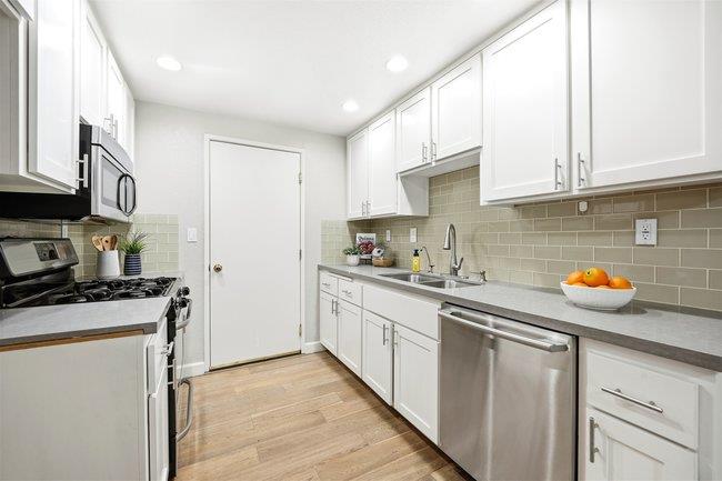 Detail Gallery Image 4 of 27 For 8550 Wren Ave 3b,  Gilroy,  CA 95020 - 2 Beds | 2 Baths