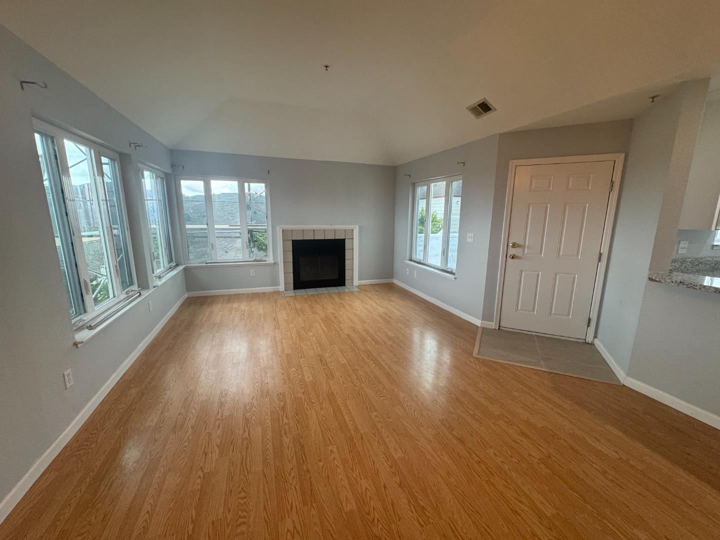 Detail Gallery Image 4 of 24 For 741 Pointe Pacific Dr #10,  Daly City,  CA 94014 - 2 Beds | 2 Baths