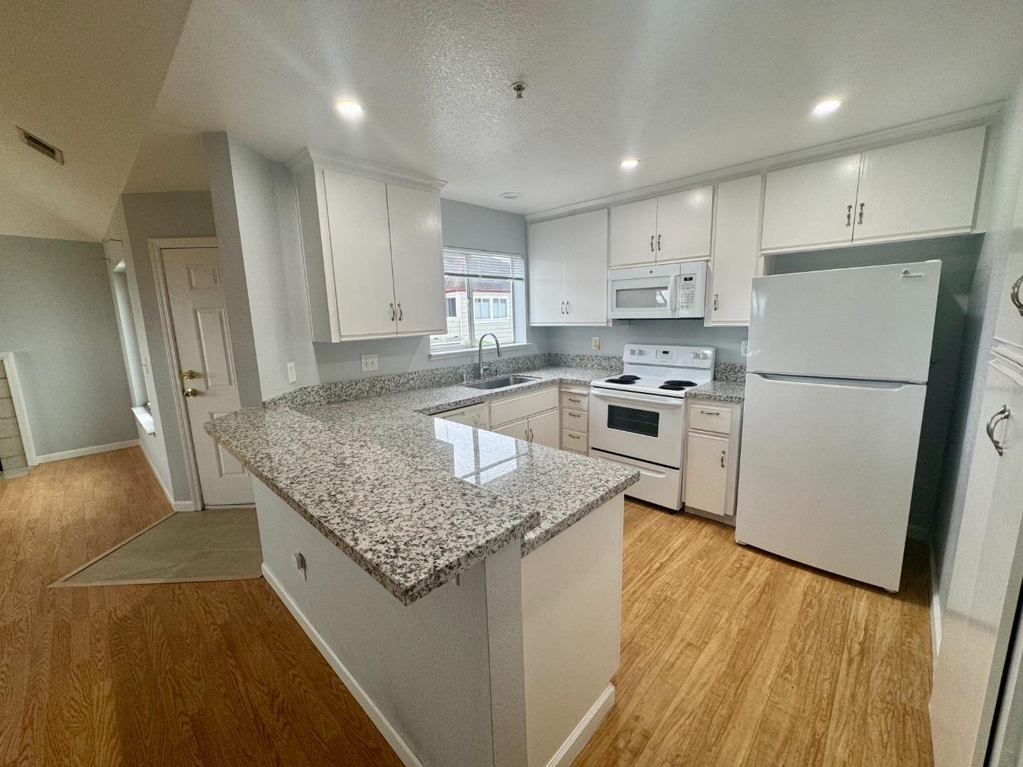 Detail Gallery Image 7 of 24 For 741 Pointe Pacific Dr #10,  Daly City,  CA 94014 - 2 Beds | 2 Baths