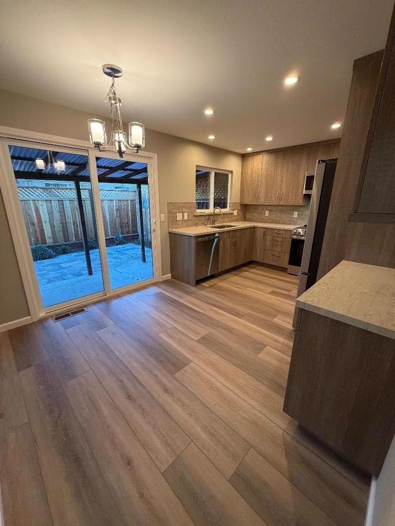 Detail Gallery Image 14 of 28 For 1800 Terri Way, San Jose,  CA 95124 - 2 Beds | 2 Baths