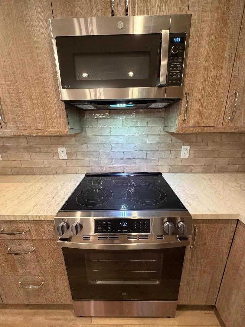 Detail Gallery Image 8 of 28 For 1800 Terri Way, San Jose,  CA 95124 - 2 Beds | 2 Baths