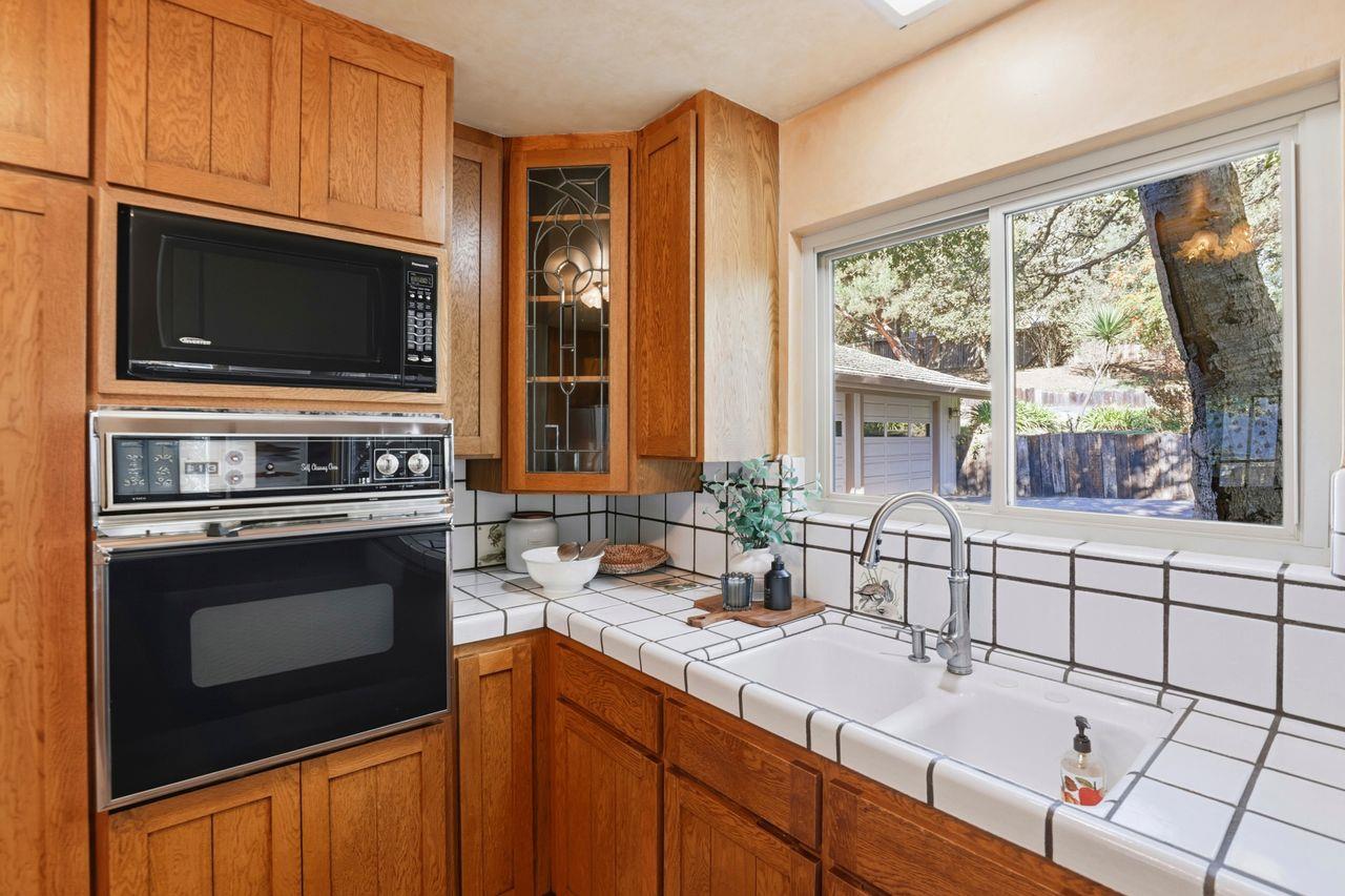 Detail Gallery Image 10 of 66 For 53 La Rancheria, Carmel Valley,  CA 93924 - 4 Beds | 3 Baths