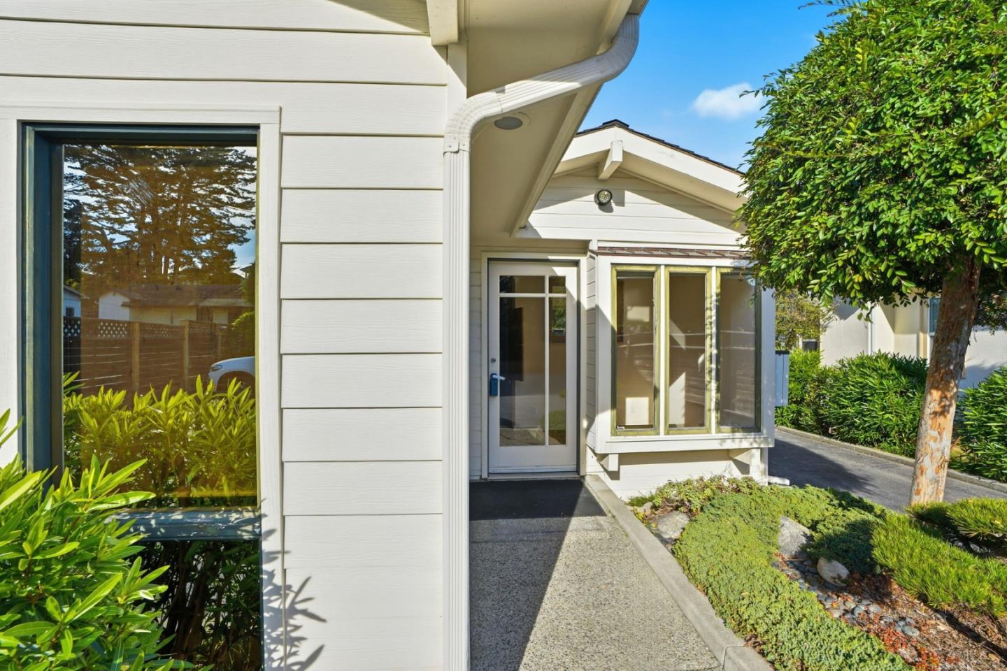 Detail Gallery Image 13 of 20 For 167 El Dorado St, Monterey,  CA 93940 - 1 Beds | 0/1 Baths