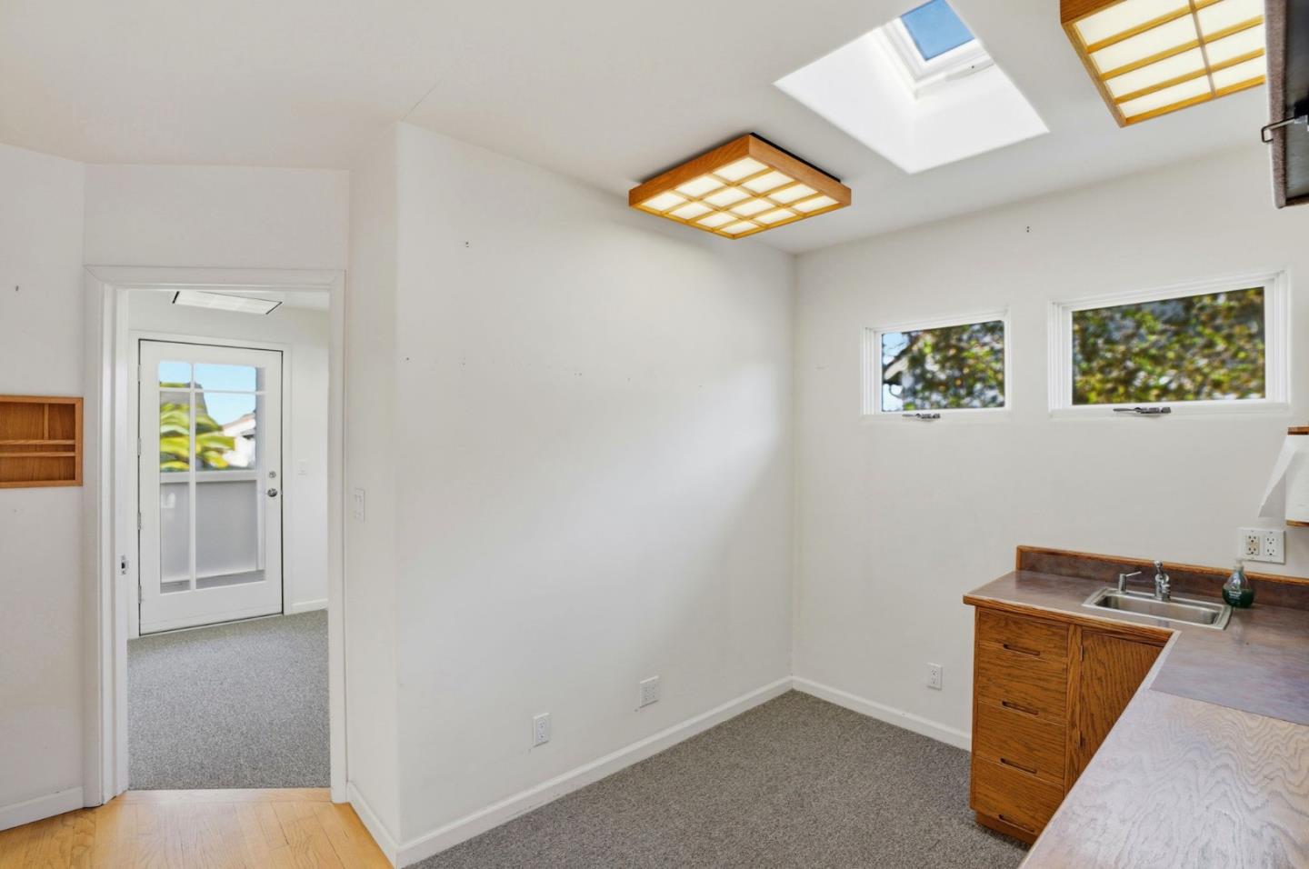 Detail Gallery Image 7 of 20 For 167 El Dorado St, Monterey,  CA 93940 - 1 Beds | 0/1 Baths