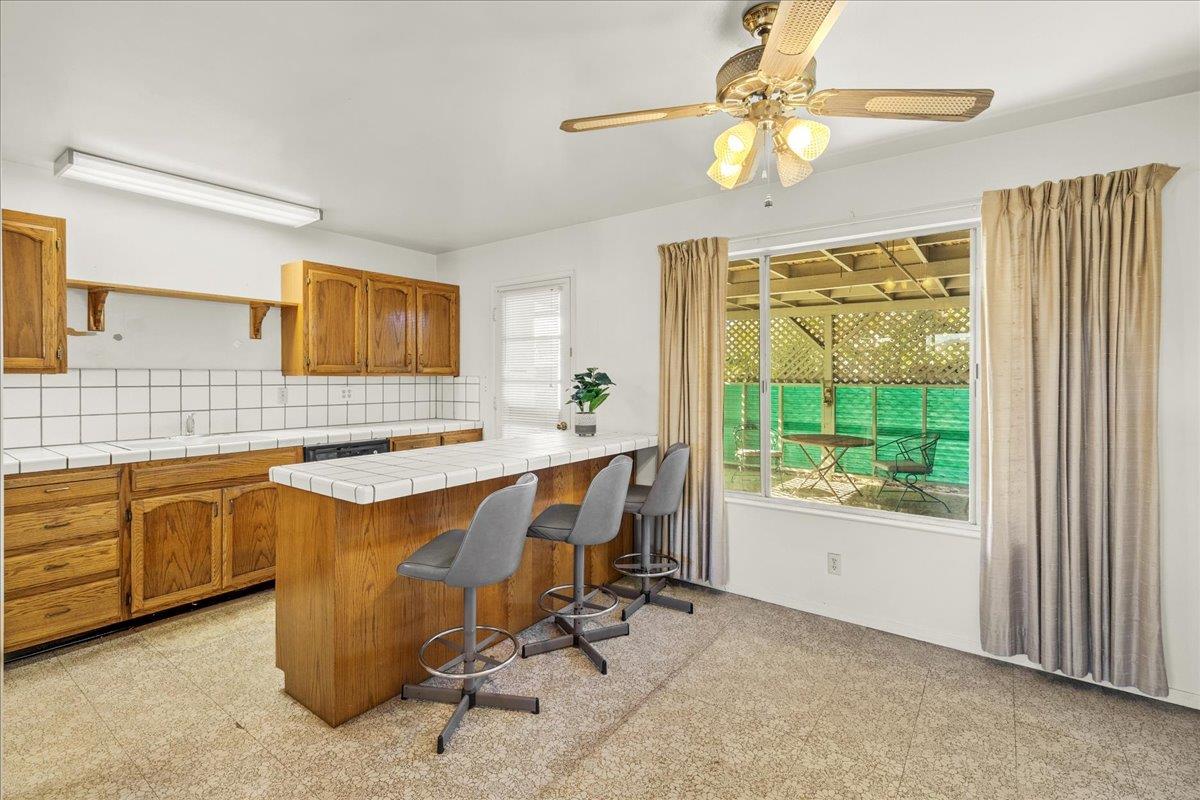 Detail Gallery Image 10 of 27 For 1661 Klamath Dr, Salinas,  CA 93906 - 4 Beds | 2 Baths