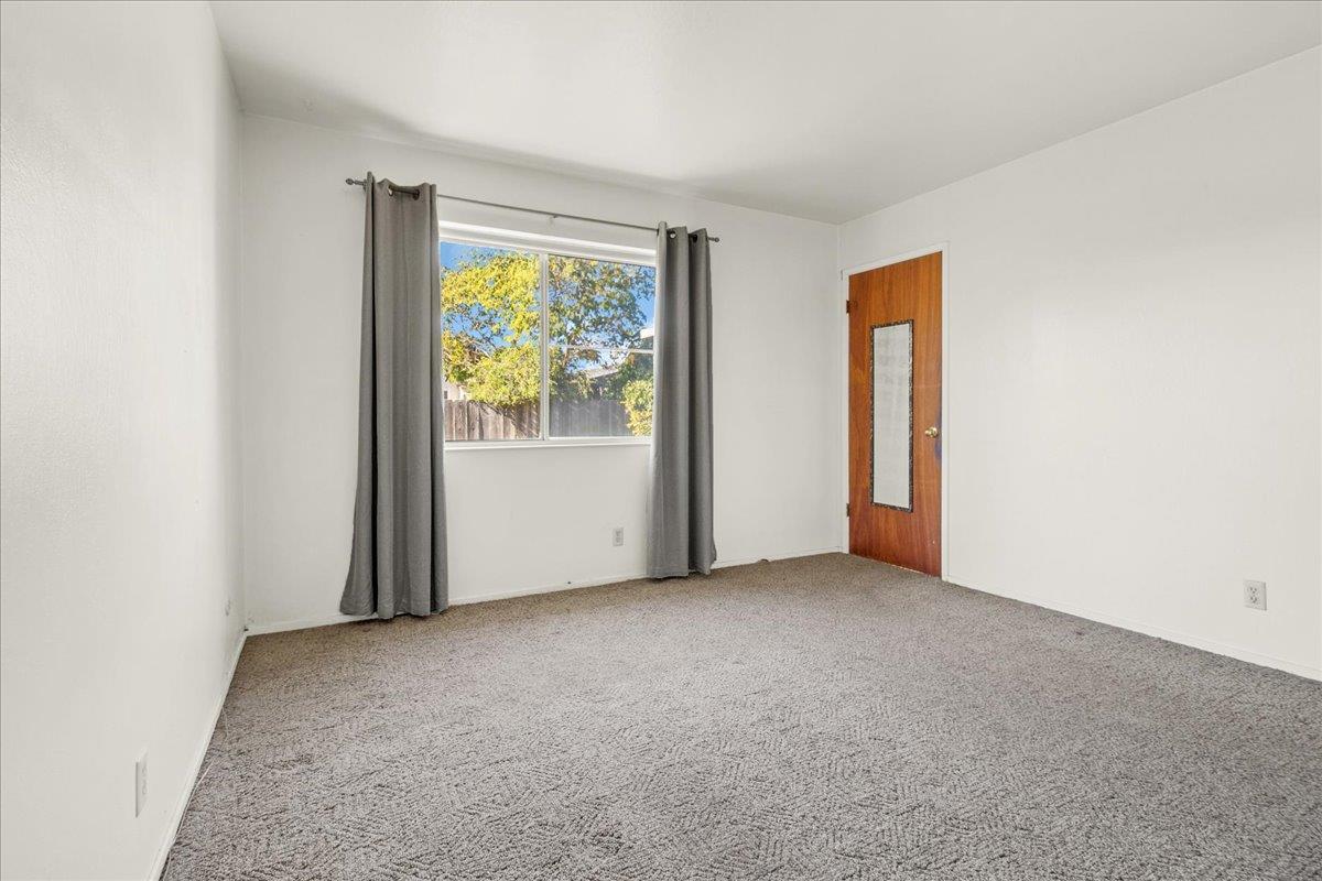 Detail Gallery Image 13 of 27 For 1661 Klamath Dr, Salinas,  CA 93906 - 4 Beds | 2 Baths