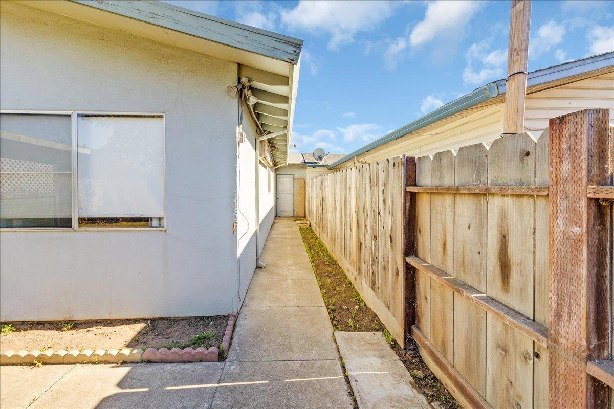 Detail Gallery Image 26 of 27 For 1661 Klamath Dr, Salinas,  CA 93906 - 4 Beds | 2 Baths