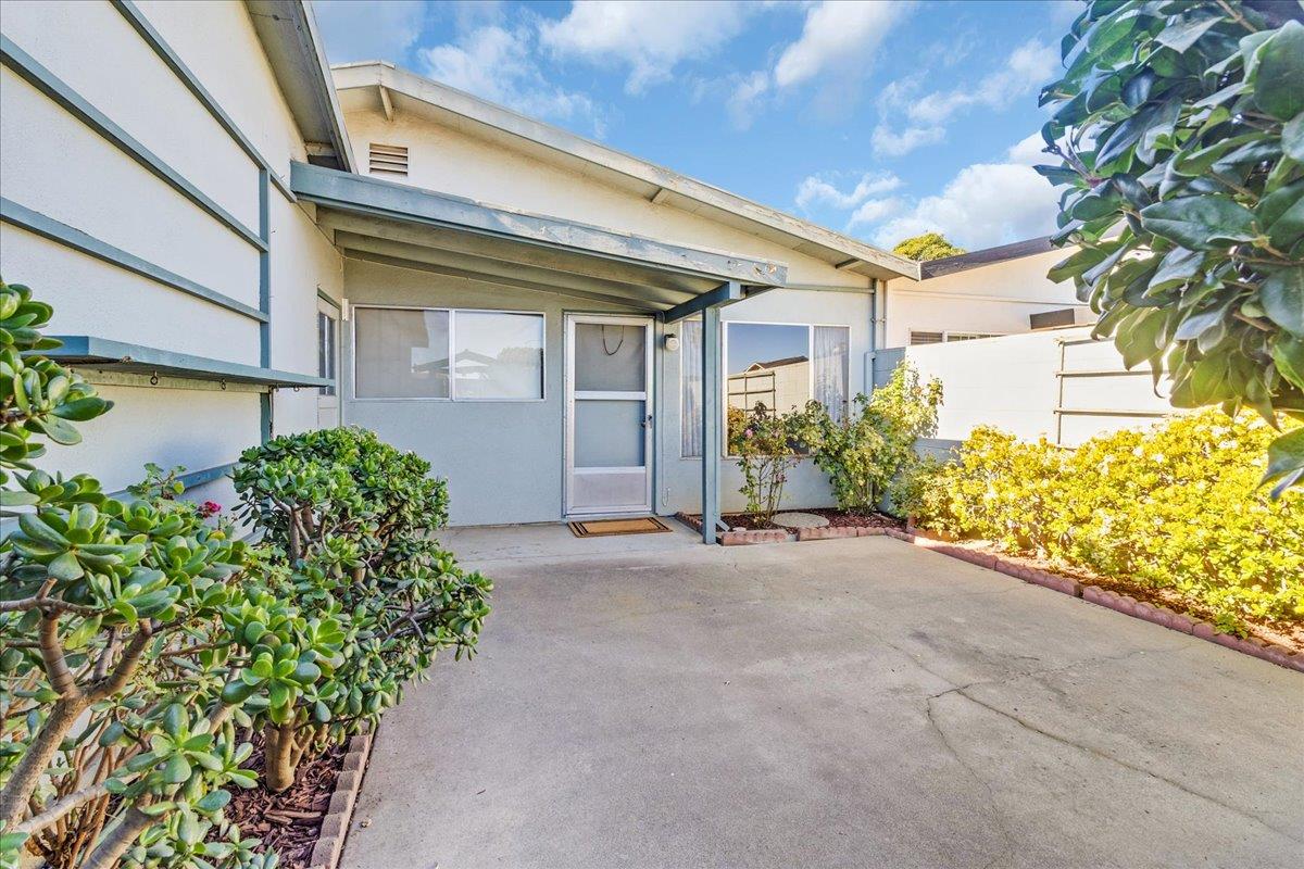 Detail Gallery Image 4 of 27 For 1661 Klamath Dr, Salinas,  CA 93906 - 4 Beds | 2 Baths