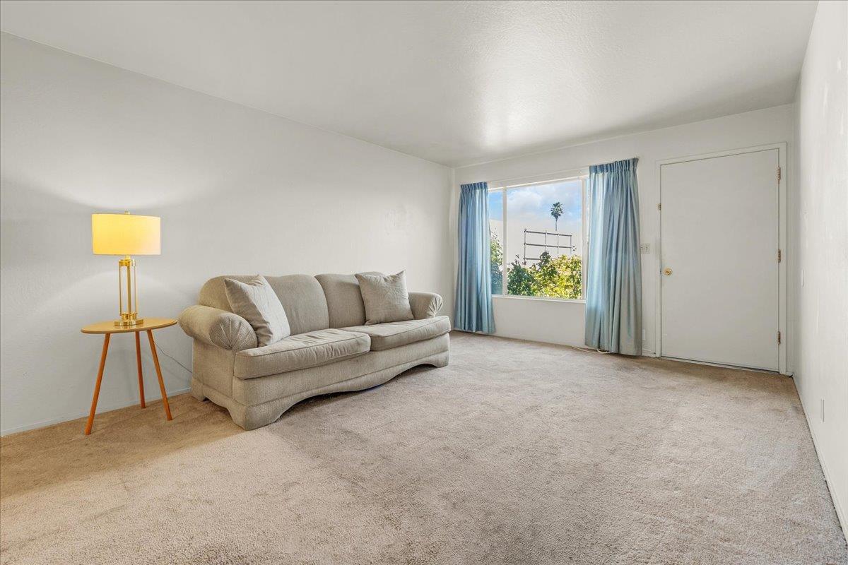 Detail Gallery Image 8 of 27 For 1661 Klamath Dr, Salinas,  CA 93906 - 4 Beds | 2 Baths