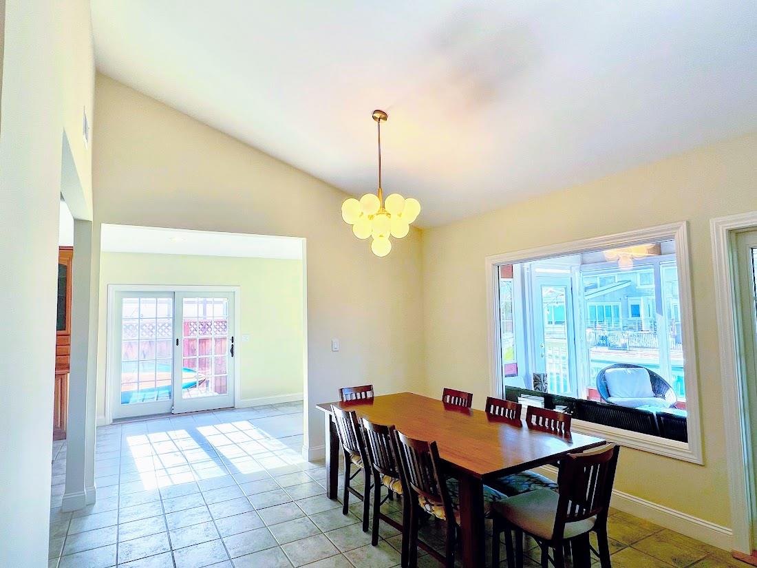 Detail Gallery Image 11 of 41 For 150 Flying Mist Isle, Foster City,  CA 94404 - 4 Beds | 2/1 Baths