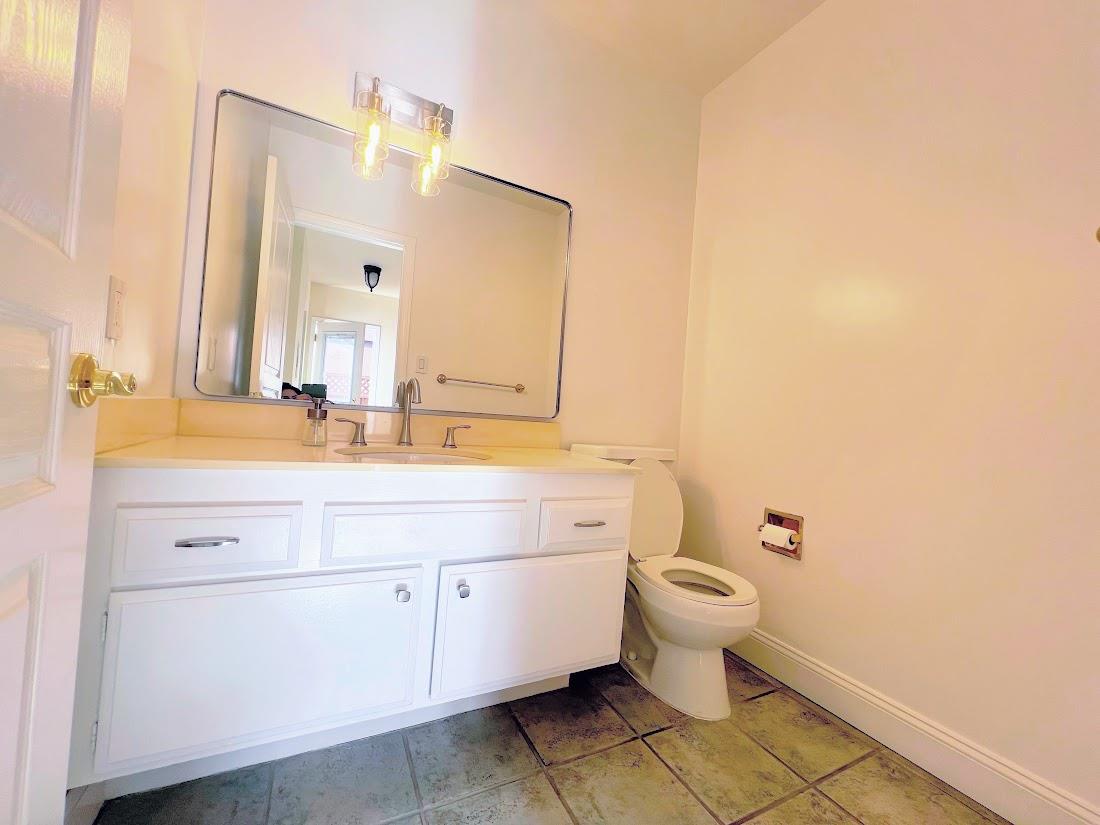 Detail Gallery Image 13 of 41 For 150 Flying Mist Isle, Foster City,  CA 94404 - 4 Beds | 2/1 Baths