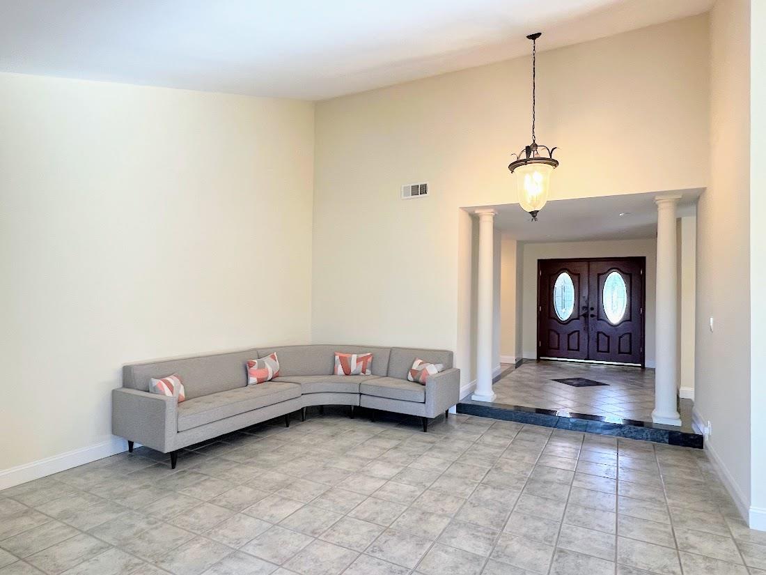 Detail Gallery Image 14 of 41 For 150 Flying Mist Isle, Foster City,  CA 94404 - 4 Beds | 2/1 Baths