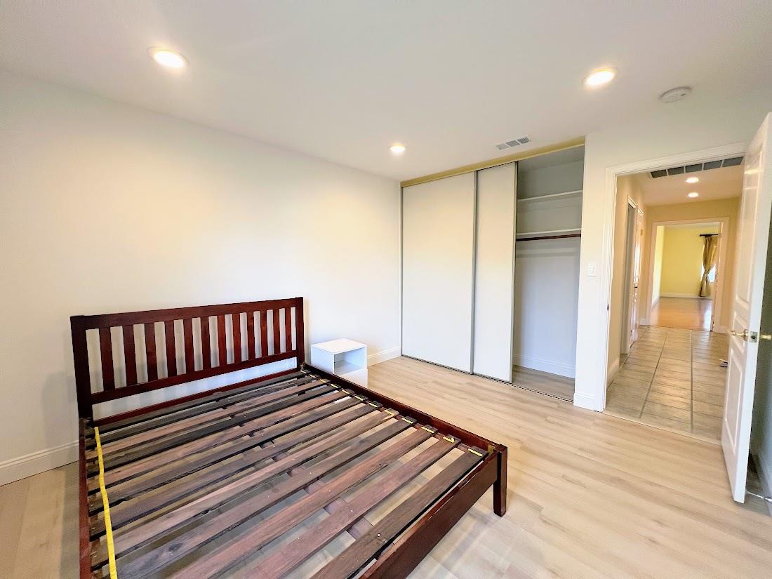 Detail Gallery Image 17 of 41 For 150 Flying Mist Isle, Foster City,  CA 94404 - 4 Beds | 2/1 Baths